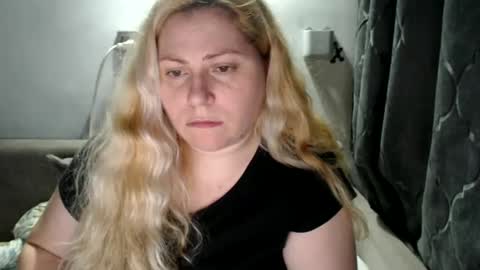 Snapshot of candycream74 chatting on January 26, 11:39 pm Laura online show from January 26, 11:39 pm
