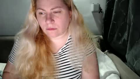 Snapshot of candycream74 chatting on January 30, 5:52 am Laura online show from January 30, 5:52 am