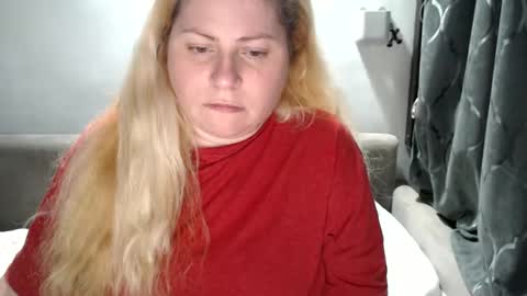 Snapshot of candycream74 chatting on February 10, 7:49 pm Laura online show from February 10, 7:49 pm