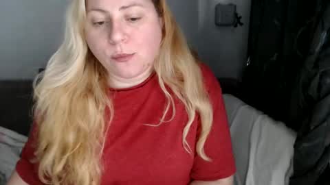 Snapshot of candycream74 chatting on February 12, 7:44 am Laura online show from February 12, 7:44 am