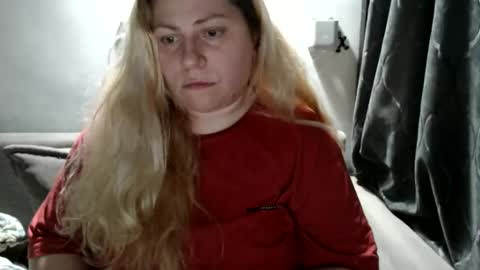 Snapshot of candycream74 chatting on February 25, 6:42 pm Laura online show from February 25, 6:42 pm