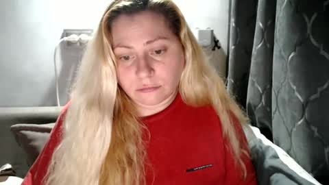 Snapshot of candycream74 chatting on February 26, 10:31 pm Laura online show from February 26, 10:31 pm