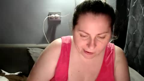 Snapshot of candycream74 chatting on October 3, 7:22 pm Laura online show from October 3, 7:22 pm