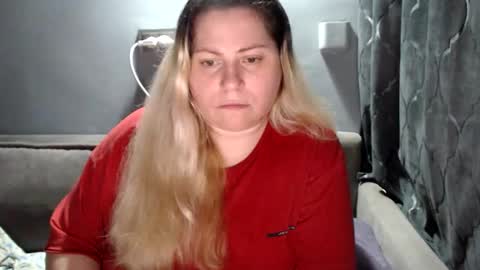 Snapshot of candycream74 chatting on January 9, 2:58 am Laura online show from January 9, 2:58 am