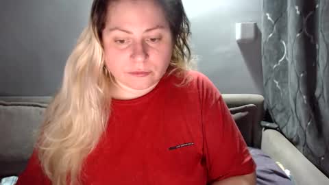 Snapshot of candycream74 chatting on January 9, 5:48 pm Laura online show from January 9, 5:48 pm