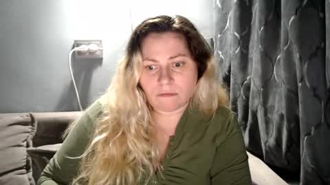 Snapshot of candycream74 chatting on February 15, 11:34 pm Laura online show from February 15, 11:34 pm