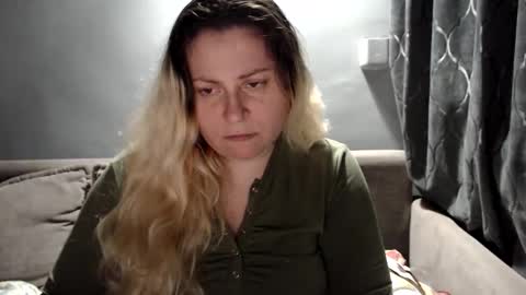 Snapshot of candycream74 chatting on February 17, 6:58 pm Laura online show from February 17, 6:58 pm