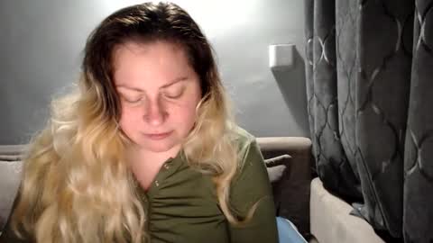 Laura online show from April 13, 7:08 pm