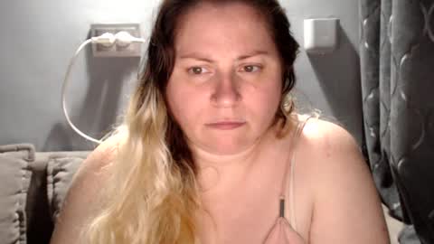 Laura online show from July 4, 11:11 pm