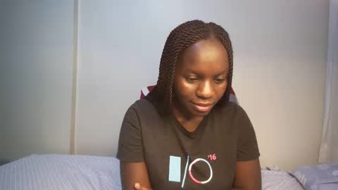 Snapshot of candycurly_ chatting on February 28, 10:17 pm candycurly_ online show from February 28, 10:17 pm