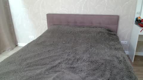 candymini online show from February 11, 1:51 pm