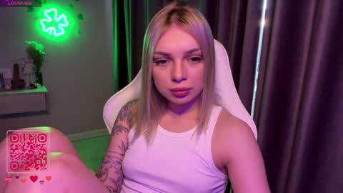 Snapshot of candyrass chatting on June 6, 7:57 am Candy online show from June 6, 7:57 am