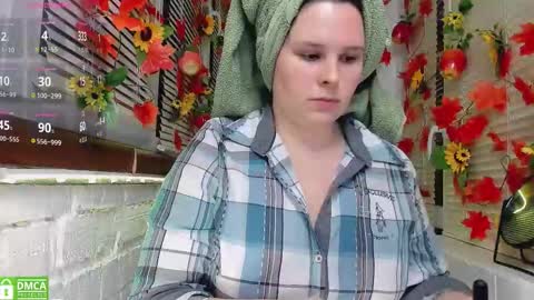 Snapshot of candys_booty chatting on October 18, 1:30 am Alisa online show from October 18, 1:30 am