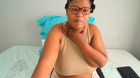 Snapshot of candyyumsaerolaxx chatting on June 16, 7:44 am candyyumsaerolaxx online show from June 16, 7:44 am