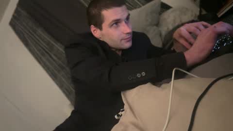 Snapshot of canekohl chatting on January 1, 6:59 pm ColeKaine online show from January 1, 6:59 pm