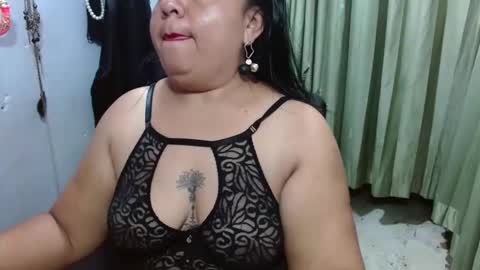 Snapshot of canelacollins chatting on December 1, 5:01 am CanelaCollins online show from December 1, 5:01 am