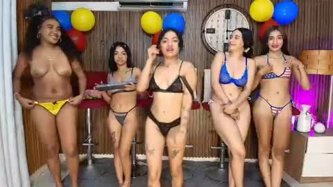 Snapshot of canelasquirtxxx chatting on July 4, 11:22 pm Sara online show from July 4, 11:22 pm