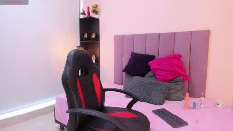 canndy_lover online show from May 26, 1:29 pm