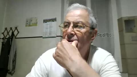 Snapshot of cantera577 chatting on June 1, 7:37 pm cantera577 online show from June 1, 7:37 pm