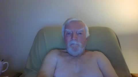 Snapshot of capecod21 chatting on October 30, 11:33 am capecod21 online show from October 30, 11:33 am