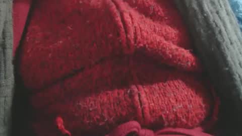 Snapshot of capitanfuturo44 chatting on December 3, 9:51 am Cinzia ex regina online show from December 3, 9:51 am