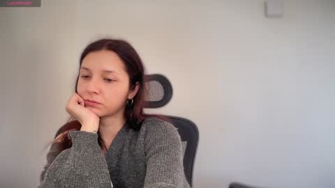 Snapshot of cappuccinokiss chatting on January 4, 10:27 am Emma online show from January 4, 10:27 am