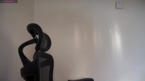 Snapshot of cappuccinokiss chatting on January 27, 12:37 pm Emma online show from January 27, 12:37 pm