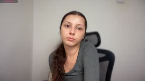 Snapshot of cappuccinokiss chatting on January 27, 3:39 pm Emma online show from January 27, 3:39 pm