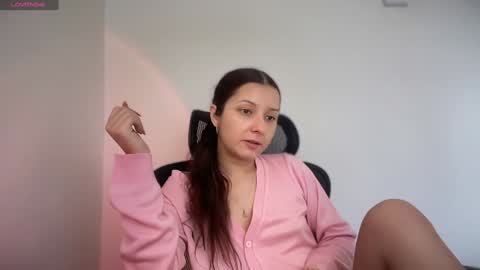 Snapshot of cappuccinokiss chatting on February 3, 10:03 am Emma online show from February 3, 10:03 am