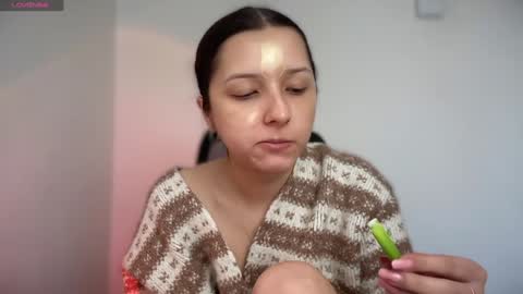 Snapshot of cappuccinokiss chatting on February 4, 10:32 am Emma online show from February 4, 10:32 am