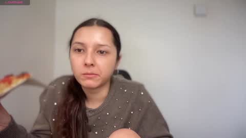 Snapshot of cappuccinokiss chatting on February 6, 11:21 am Emma online show from February 6, 11:21 am