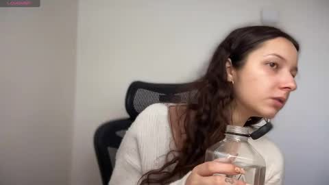 Snapshot of cappuccinokiss chatting on February 10, 11:25 am Emma online show from February 10, 11:25 am