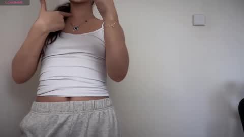 Snapshot of cappuccinokiss chatting on February 11, 9:09 am Emma online show from February 11, 9:09 am