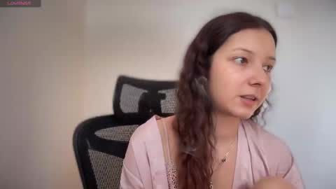 Snapshot of cappuccinokiss chatting on February 13, 12:11 pm Emma online show from February 13, 12:11 pm