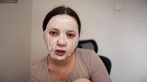 Snapshot of cappuccinokiss chatting on February 14, 10:49 am Emma online show from February 14, 10:49 am