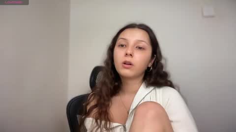 Snapshot of cappuccinokiss chatting on February 20, 1:30 pm Emma online show from February 20, 1:30 pm