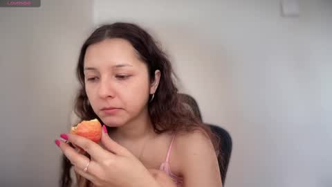 Snapshot of cappuccinokiss chatting on February 25, 12:34 pm Emma online show from February 25, 12:34 pm