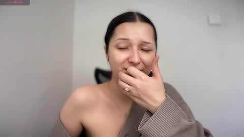 Snapshot of cappuccinokiss chatting on March 12, 11:31 am Emma online show from March 12, 11:31 am