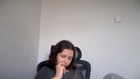 Snapshot of cappuccinokiss chatting on October 24, 7:38 am Emma online show from October 24, 7:38 am