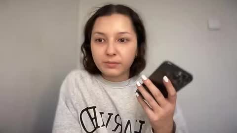 Snapshot of cappuccinokiss chatting on November 19, 6:24 am Emma online show from November 19, 6:24 am