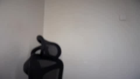 Snapshot of cappuccinokiss chatting on December 3, 6:43 am Emma online show from December 3, 6:43 am