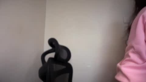 Snapshot of cappuccinokiss chatting on December 4, 8:12 am Emma online show from December 4, 8:12 am