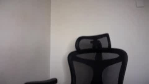 Snapshot of cappuccinokiss chatting on December 5, 6:11 am Emma online show from December 5, 6:11 am