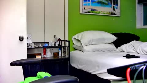 capricorne1965 online show from February 14, 1:46 am