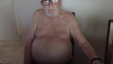 Snapshot of capt5105 chatting on February 18, 8:36 pm capt5105 online show from February 18, 8:36 pm