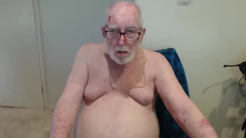 Snapshot of capt5105 chatting on October 11, 10:19 pm capt5105 online show from October 11, 10:19 pm