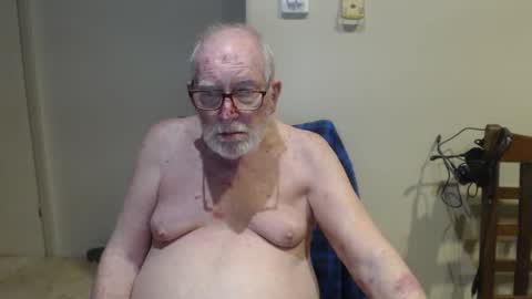 Snapshot of capt5105 chatting on November 18, 6:45 pm capt5105 online show from November 18, 6:45 pm