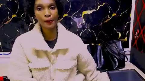 caramelminxx_ online show from June 21, 7:00 am
