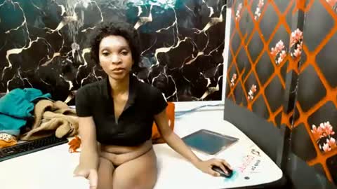 caramelminxx_ online show from June 24, 7:29 am