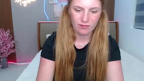 Lana online show from April 8, 1:33 pm